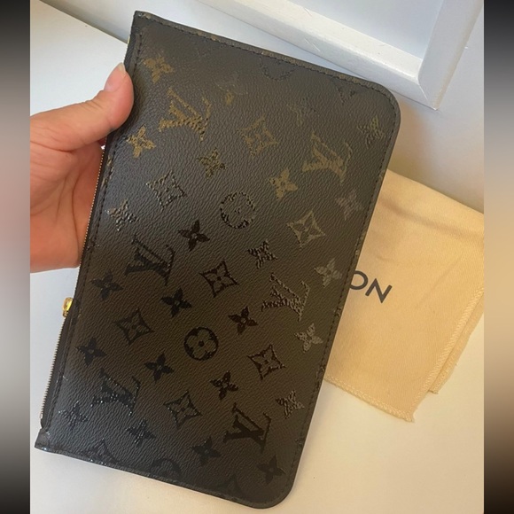 Louis Vuitton URS FISCHER Pochette - Picture 5 of 9